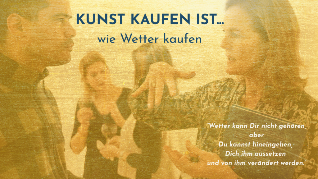 Künstlerin im persönlichen Gespräch vor goldenem Hintergrund – Auftakt zu „Kunst kaufen ist wie Wetter kaufen“.